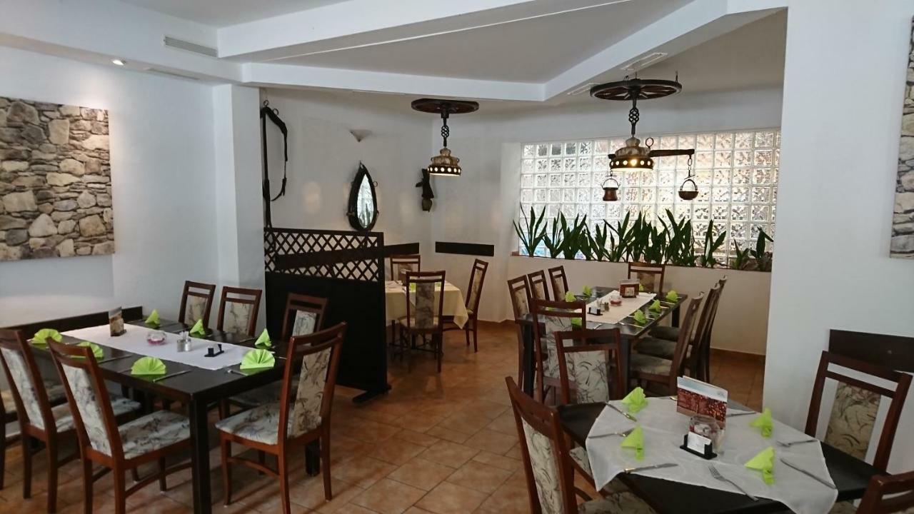 Restaurant Rosengarten Neuruppin Extérieur photo