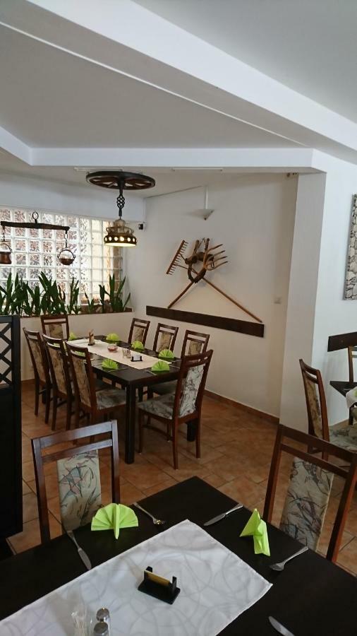 Restaurant Rosengarten Neuruppin Extérieur photo